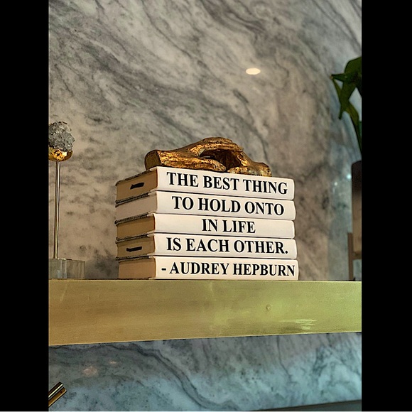 Uttermost “Hold my hand” sculpture - Picture 16 of 16